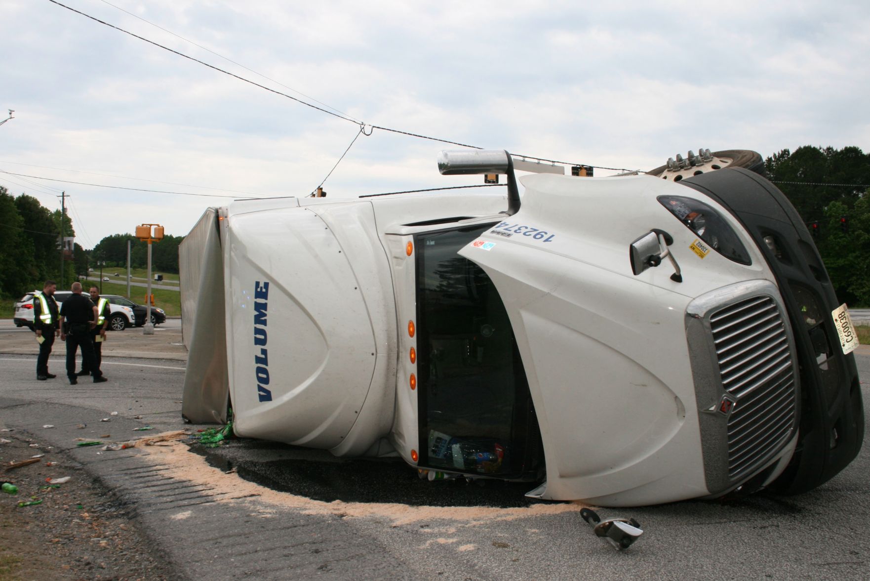 Tractor trailer overturns on Ga. 53